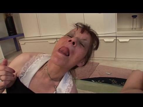 ❤️ Två mormödrar och en farfar har en trekant ❤❌ Sexvideo at porn sv.villagesexvideos.ru ️❤